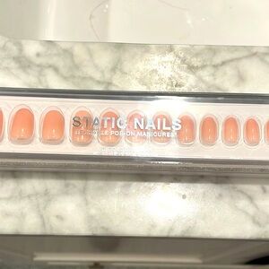 Static Nails Reusable Press-On Manicures - Nude